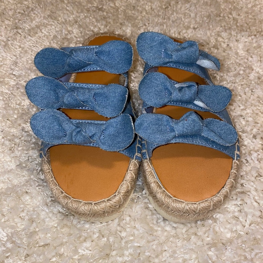 AE platform sandals